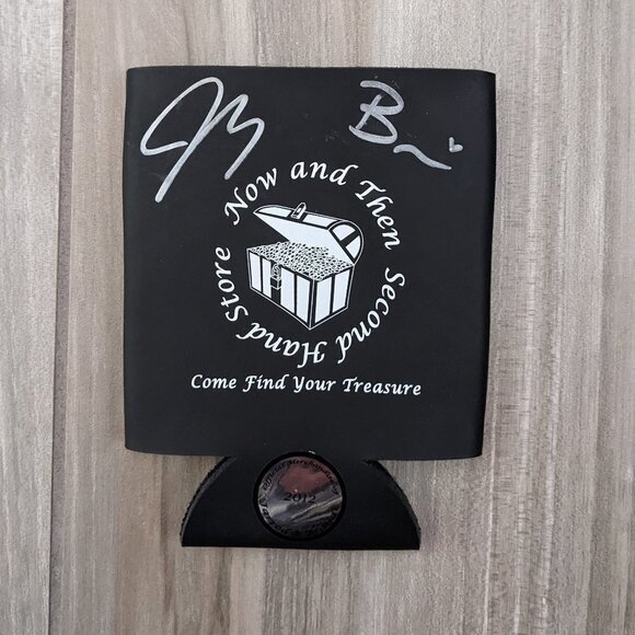 Autographed Storage Wars Brandi and Jerrod Can Koozie - Picture 1 of 3